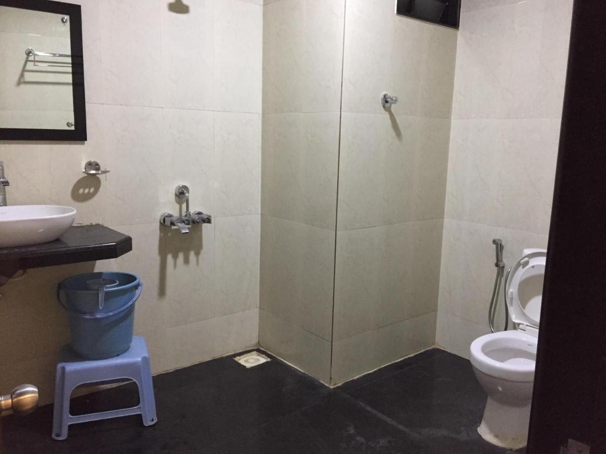 מניפלה Hotel Green Park Suites מראה חיצוני תמונה
