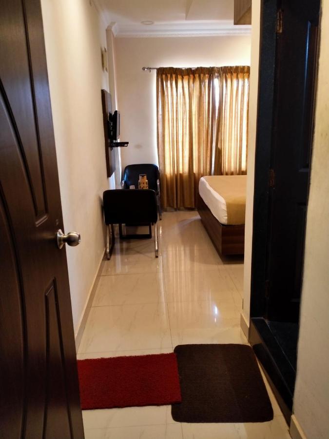מניפלה Hotel Green Park Suites מראה חיצוני תמונה