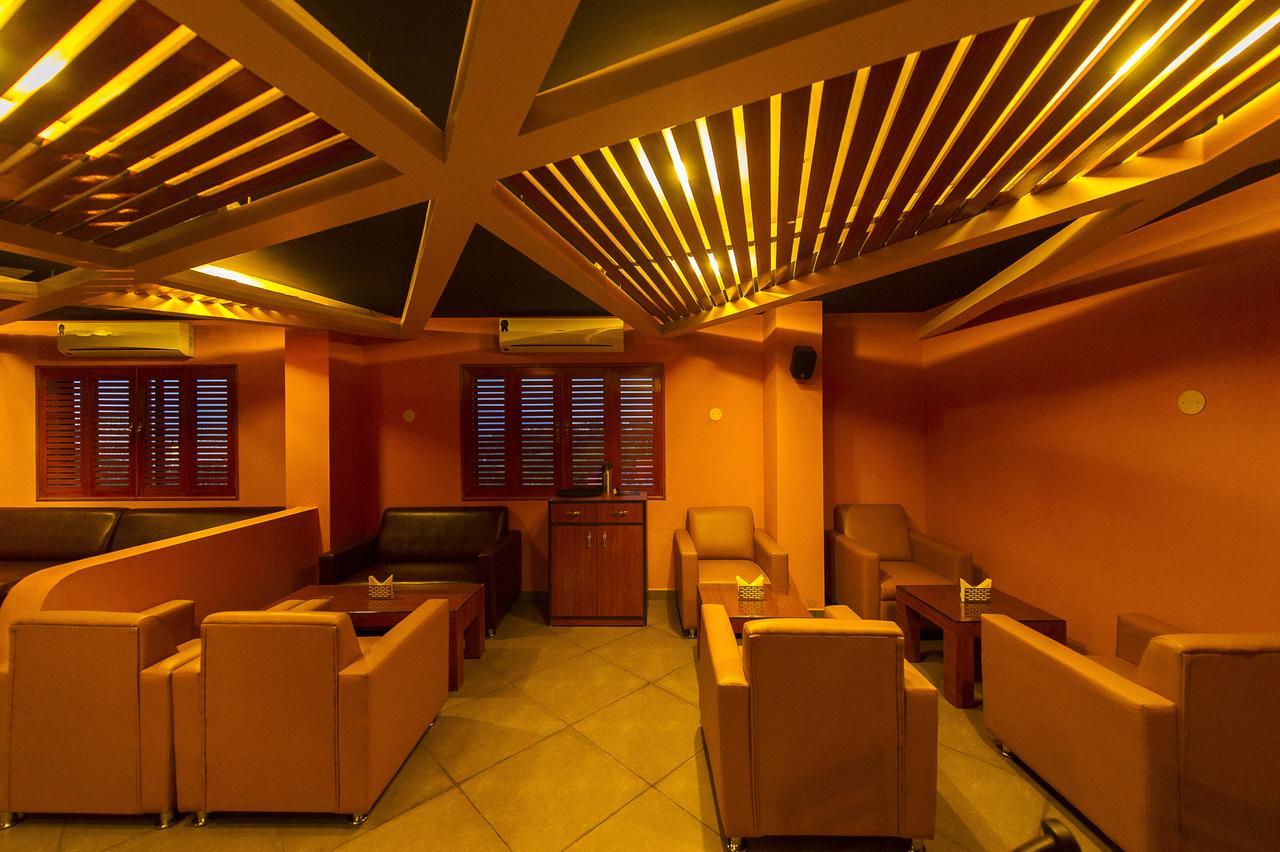 מניפלה Hotel Green Park Suites מראה חיצוני תמונה